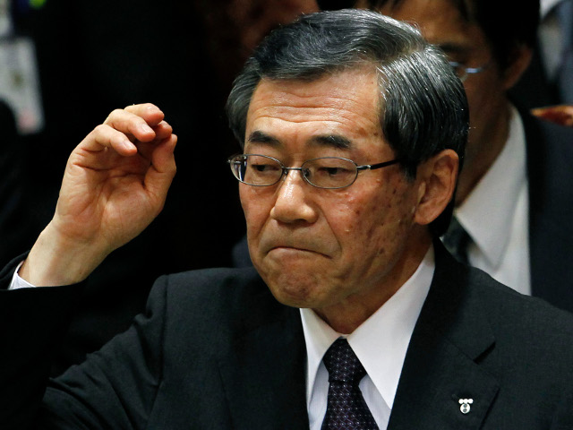 Глава компании-оператора поврежденной в результате землетрясения и цунами 11 марта японской АЭС "Фукусима-1" Масатака Симидзу взял на себя ответственность за аварию и решил покинуть свой пост
