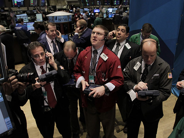 Мировой финансовый рынок накрыла волна панических продаж