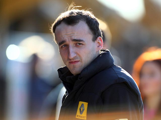 Роберт Кубица примет участие в свободных заездах Lotus Renault