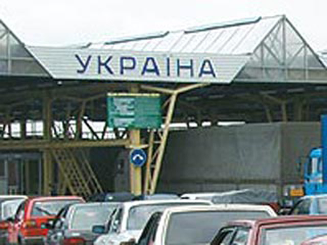 Украинские пограничники в Волынской области обнаружили у дипломатов из КНДР контрабандные сигареты, которые они пытались вывезти из страны под видом дипломатической почты