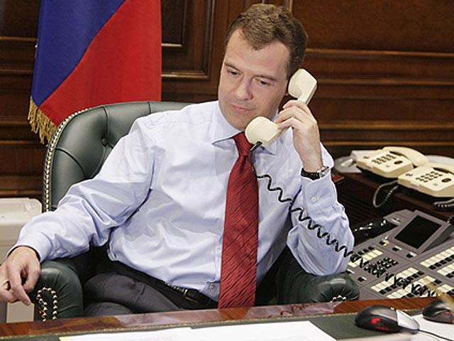 Президент РФ Дмитрий Медведев в телефонном разговоре с президентом Сирии выразил надежду, что заявленный Башаром Асадом курс реформ будет проводиться сирийским руководством максимально энергично