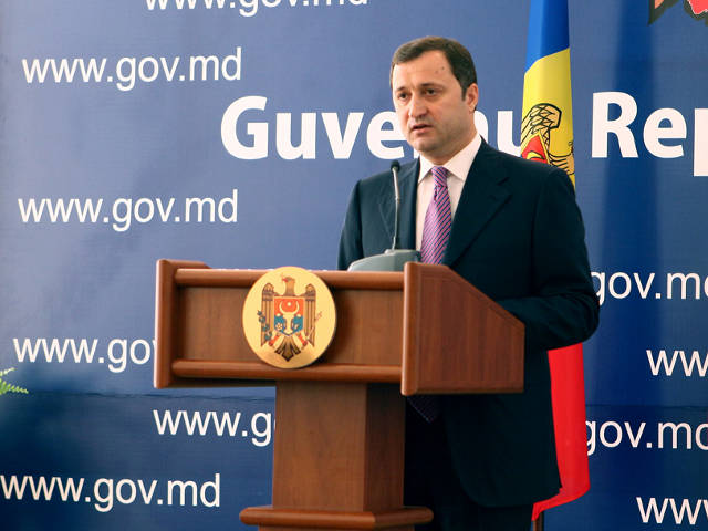 О намерении пересмотреть законодательство страны о культах объявил глава молдавского правительства Влад Филат