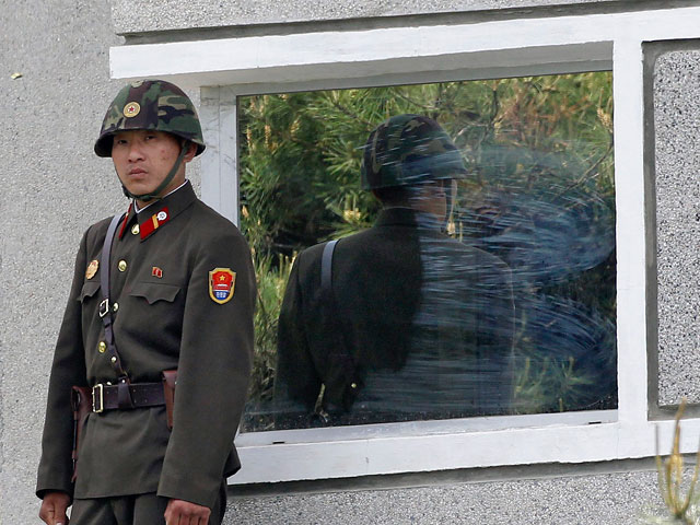 Американский гражданин Чун Ён Су, задержанный в ноябре прошлого года властями Северной Кореи при незаконном переходе границы, освобожден и в субботу прибыл в Пекин