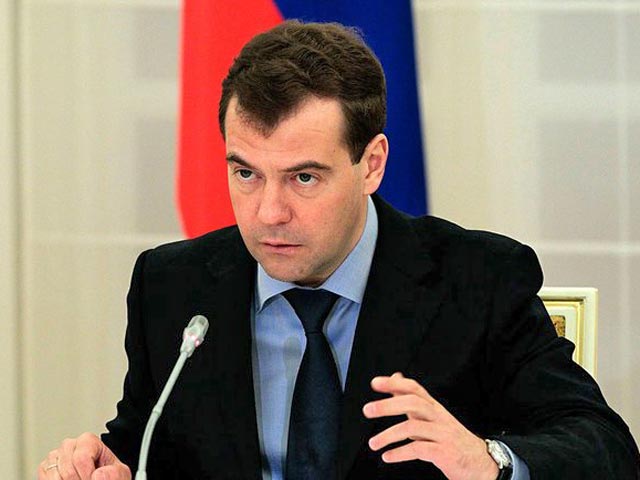 Президент России Дмитрий Медведев сообщил, что выступает против пересмотра существующих российско-украинских соглашений по газу