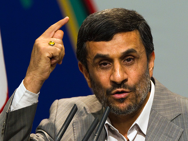 Президент Ирана Махмуд Ахмади Нежад планировал уйти в отставку, но отказался от такого шага