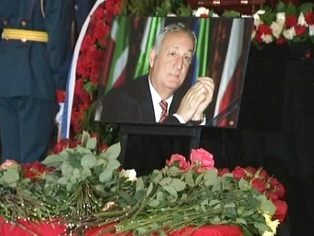 В Москве в понедельник прошла гражданская панихида по президенту Абхазии Сергею Багапшу, который скоропостижно скончался накануне в российской столице на 63-м году жизни после онкологической операции