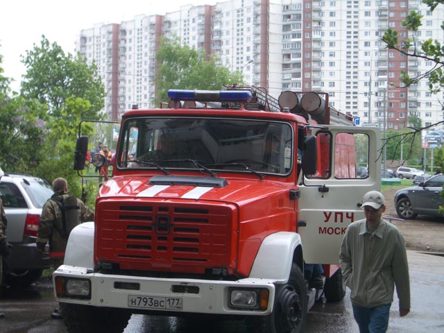 В Москве снова жгут иномарки на стоянках: за два дня спалили семь машин