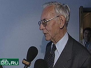 Комиссар ОБСЕ Макс Ван дер Стул признал, что закон в "основном" соответствует международным обязательствам Латвии и конвенции о защите прав нацменьшинств