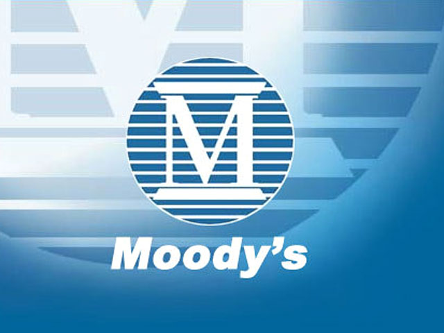Международное рейтинговое агентство Moody`s в среду понизило рейтинг Греции сразу на 3 ступени, переведя его еще дальше в "мусорную" территорию, и предупредило о возможности дальнейшего снижения со ссылкой на растущий риск реструктуризации долгов