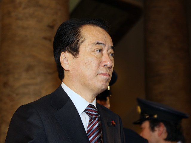 Мошенником назвал сегодня главу японского правительства Наото Кана один из его наиболее видных коллег по правящей Демократической партии страны экс-премьер Юкио Хатояма
