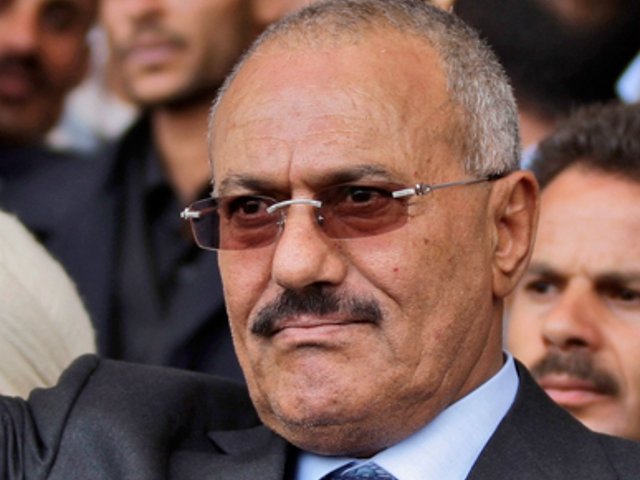 Хирурги провели две успешные операции президенту Йемена Али Абдалле Салеху в военном госпитале в столице Саудовской Аравии Эр-Рияде