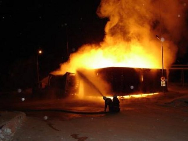Два человека пострадали в результате пожара на автозаправочной станции в селе Знаменское Надтеречного района Чечни