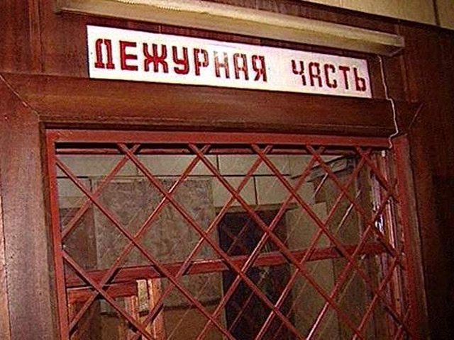 В Ханты-Мансийском автономном округе сотрудника полиции уличили в избиении подростка. Преступление совершено прямо в здании ОВД, причем оно было снято видеокамерами слежения