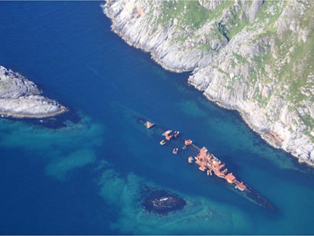 Норвержские экологи добились демонтажа крейсера "Мурманск" с прибрежных скал боятся радиации