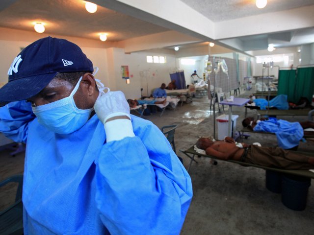 По меньшей мере 36 человек стали жертвами вспышки холеры в Доминиканской Республике с ноября 2010 года