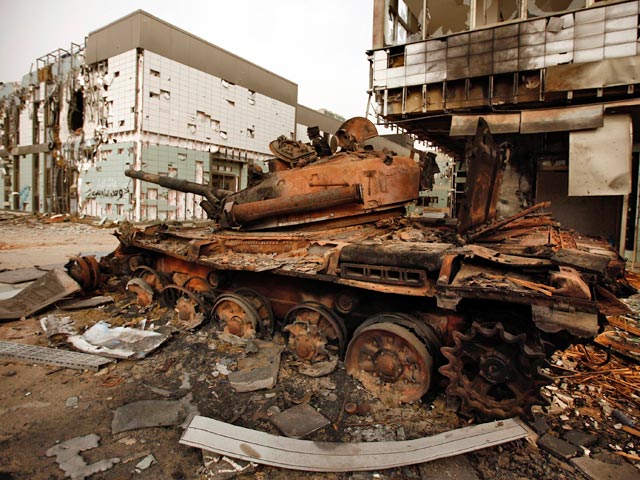 Альянс уничтожил в Ливии семь танков, пять бронемашин и две системы ПВО. Армия Каддафи хвалится сбитым самолетом НАТО