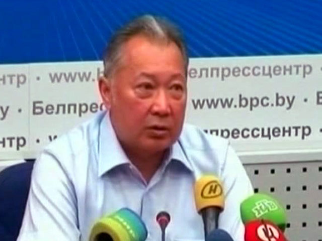 В России задержаны восемь приближенных экс-президента Киргизии Курманбека Бакиева, сообщило во вторник МВД Республики
