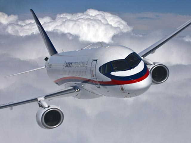 Самолет Sukhoi SuperJet с бортовым номером RA-89001, который эксплуатируется "Аэрофлотом", совершил 16 июня первый регулярный рейс по маршруту Москва-Санкт-Петербург