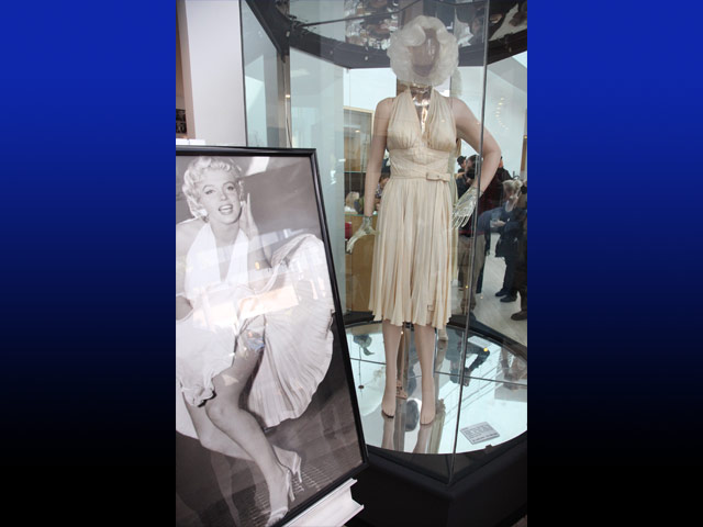 "Улетающее" платье Мэрилин Монро продано за $4,6 млн