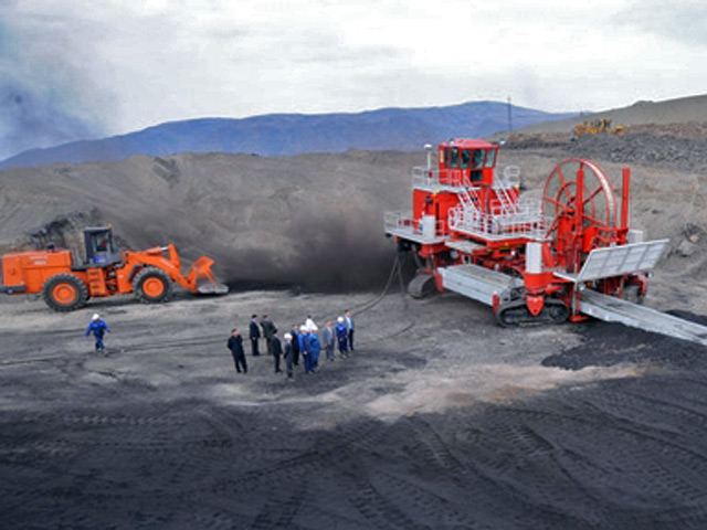 ЕПК обладает правами на крупнейшее Элегестское угольное ме6строждение с утвержденными запасами около 1 млрд тонн угля. У Байсарова и Алтушкина равные доли в приобретенном активе - по 50%