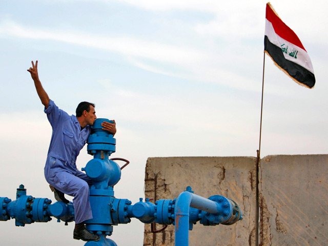 Парламент Ирака обратился за помощью к Организации Объединенных Наций в поисках 17 млрд долларов, вырученных от продажи нефти, которые пропали после вторжения войск США и их союзников в 2003 году