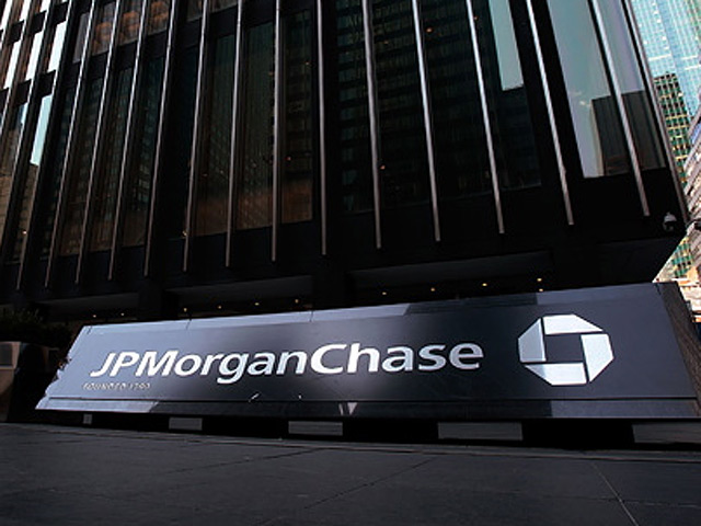 Американский банк J.P.Morgan Chase & Co. согласился заплатить $153,6 млн, чтобы прекратить инициированное Комиссией по ценным бумагам и биржам (SEC) США разбирательство относительно неполного раскрытия информации о продаваемых банком ипотечных облигациях