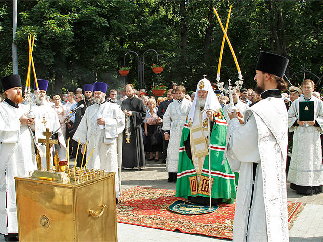 Патриарх Кирилл призывает ветеранов Великой Отечественной выиграть еще одну битву - за молодежь