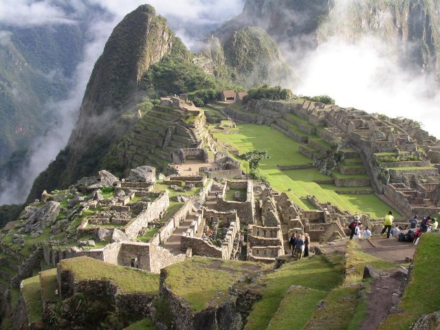 Древнейший город Мачу-Пикчу в Перу с 1 февраля 2012 года будет исключен из Списка Всемирного наследия, находящегося под угрозой