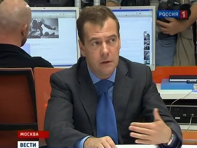 Президент России Дмитрий Медведев велел правительству готовиться к выводу из эксплуатации всех самолетов Ту-134 с регулярных рейсов