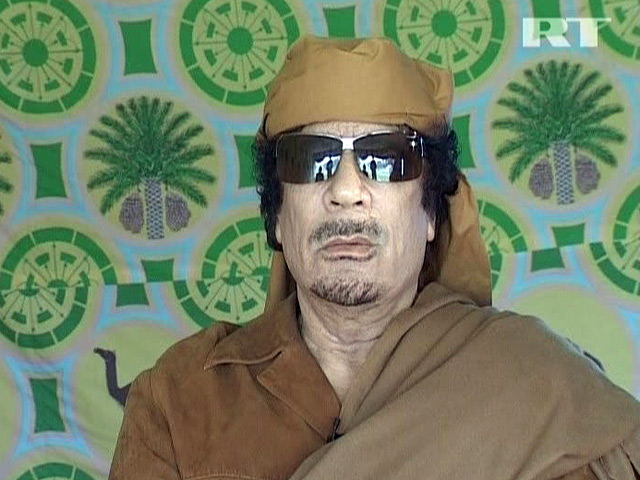 Муаммар Каддафи покинет Ливию максимум через две-три недели, причем он может осесть с деньгами в Белоруссии - в гостях у Александра Лукашенко, заявил экс-министр иностранных дел Ливии, перешедший на сторону оппозиции