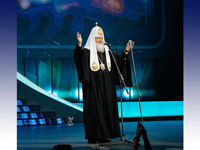 Патриарх Кирилл благословил выпускников московских и подмосковсных школ