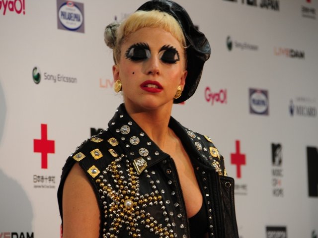 В утаивании добровольных пожертвований, предназначенных для пострадавших в результате мартовского стихийного бедствия в Японии, обвинена эпатажная американская поп-звезда Леди Гага