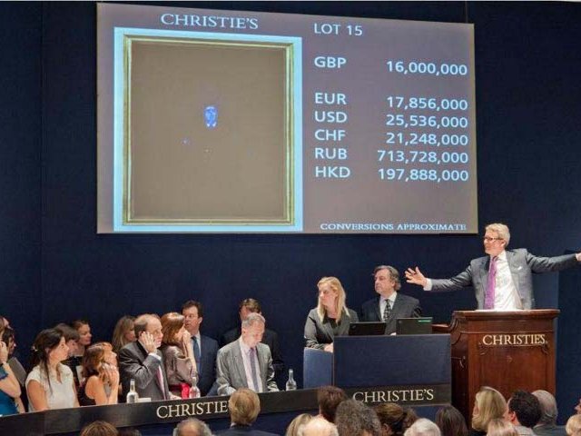 Полотно британского художника-экспрессиониста Фрэнсиса Бэкона (1909-1992) "Набросок к портрету" продано за 18 млн фунтов (29 млн долларов) на аукционе Christie's