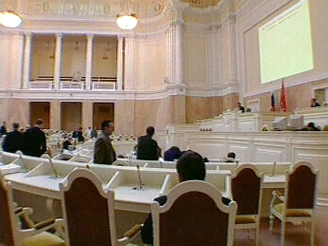 Законодательное собрание Санкт-Петербурга может утвердить нового губернатора вместо отправляющейся в Совет Федерации Валентины Матвиенко уже 24 августа