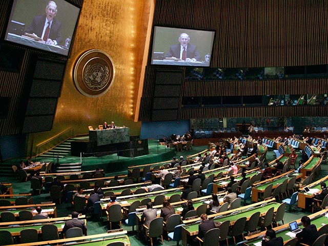 Несмотря на возражения России и других стран, Генеральная Ассамблея ООН в среду приняла внесенный грузинской стороной проект резолюции "Положение внутренне перемещенных лиц и беженцев из Абхазии, Грузия, и Цхинвальского района/Южной Осетии, Грузия"