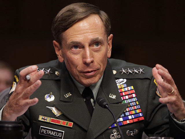 Сенат конгресса США утвердил в четверг кандидатуру командующего войсками НАТО в Афганистане генерала Дэвида Петреуса в должности главы ЦРУ