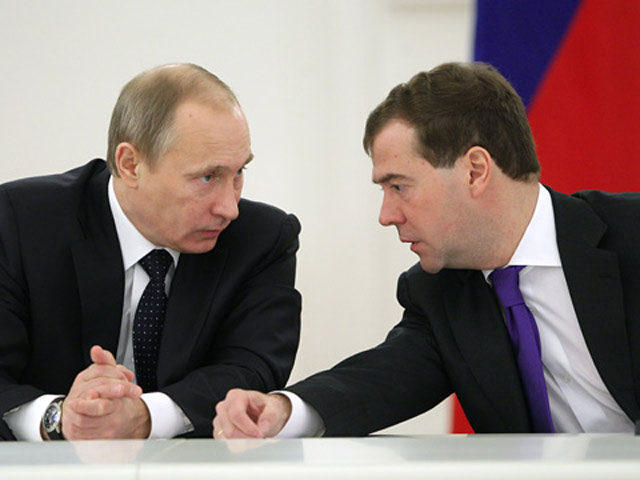 Медведев назначил Путина ответственным за приватизацию госкомпаний
