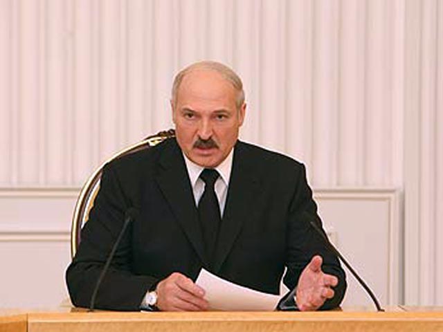 Президент Белоруссии Александр Лукашенко заявил в пятницу на торжественном собрании в Минске, посвященном Дню Независимости, что не допустит хаоса и неуправляемости в стране