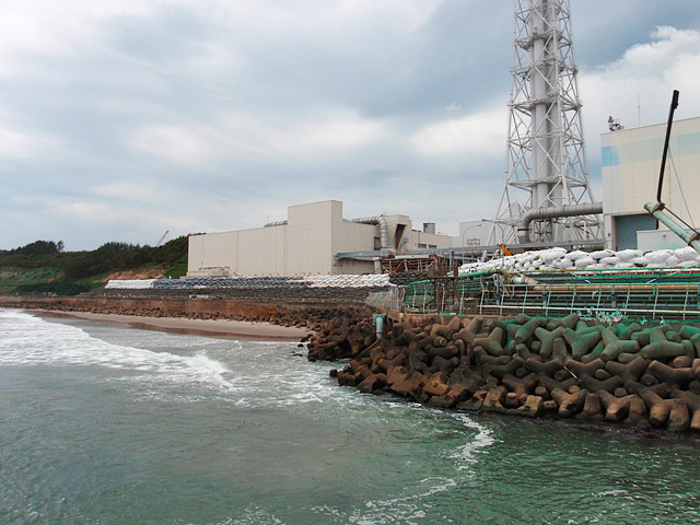 Авария на японской АЭС "Фукусима-1" произошла из-за дефекта конструкции, а именно - из-за неправильного расположения аварийных дизель-генераторов и коммутационных станций
