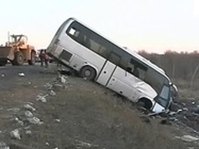 Экскурсионный автобус с туристами из Амурской области попал в аварию в Китае в районе курортного города Удалянчи