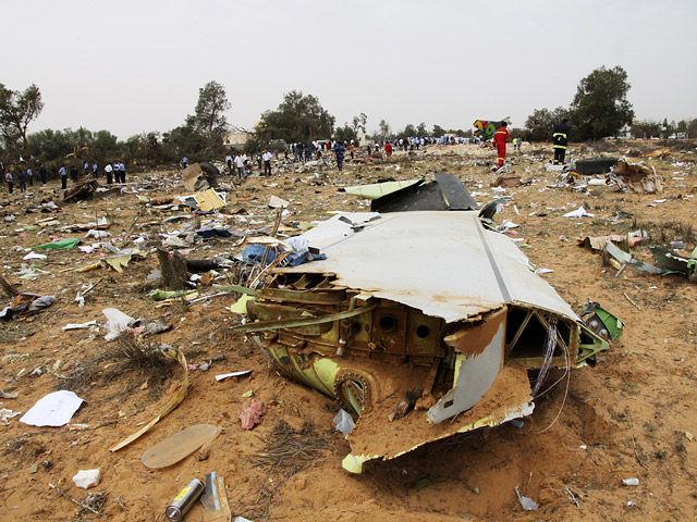 Число жертв крушения самолета в пятницу в международном аэропорту города Кисангани в Демократической республике Конго (ДРК) достигло 127 человек