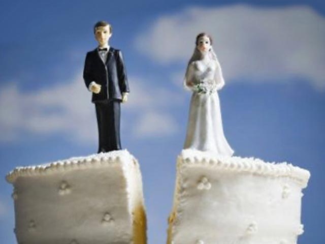 По данным исследования портала Superjob.ru, к разрыву брачного союза женщины относятся более спокойно, чем мужчины