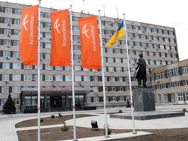 Дополнительное соглашение, продлевающее сроки выполнения инвестобязательств, было заключено ArcelorMittal с правительством Юлии Тимошенко в мае 2009 года