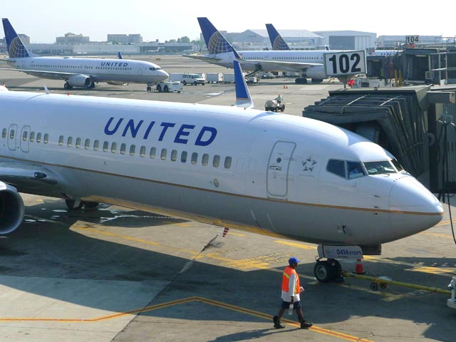 United Airlines назвала самолет в честь пассажира, налетавшего 10 миллионов миль