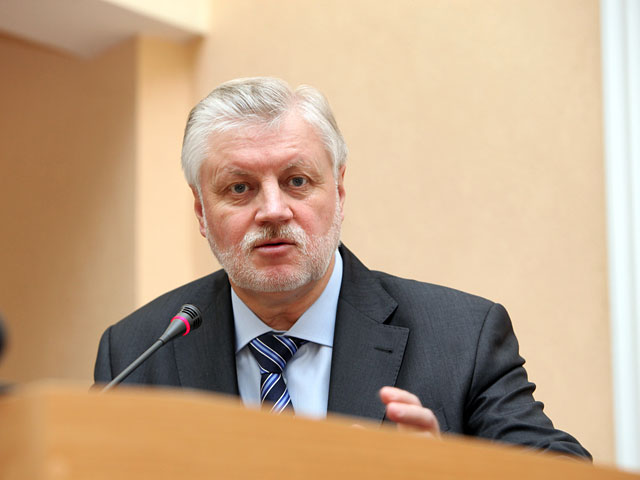 Справделиворосс Сергей Миронов, изгнанный из Совета Федерации и ставший депутатом Госдумы, объявил о готовности стать новым губернатором Санкт-Петербурга