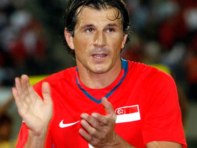 Родившийся в бывшей Югославии игрок, которому через месяц исполнится 41 год, в 444 официальных матчах наколотил в ворота соперников 328 мячей