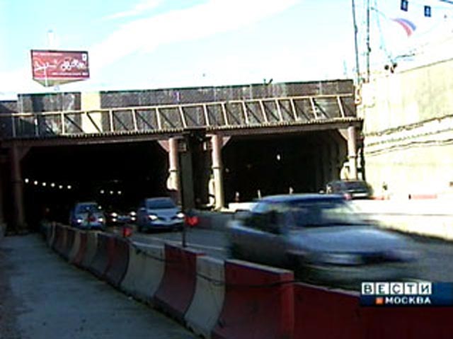 В Москве при реконструкции Таганского транспортного тоннеля на Садовом кольце были похищены бюджетные средства - не менее 50 миллионов рублей