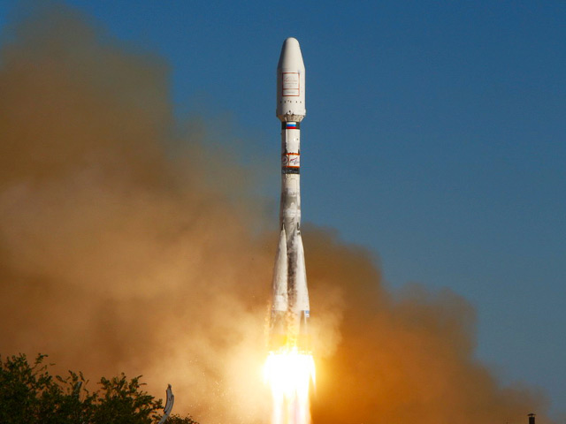 Старт российско-украинской ракеты-носителя "Зенит-2SБ" состоялся в расчетное время, в 06:31. Спустя 8,5 минуты головной блок, состоящий из разгонного блока "Фрегат-СБ" и спутника, отделился от второй ступени ракеты и вышел на опорную орбиту
