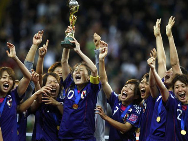 Японские девушки впервые в истории стали чемпионками мира по футболу 