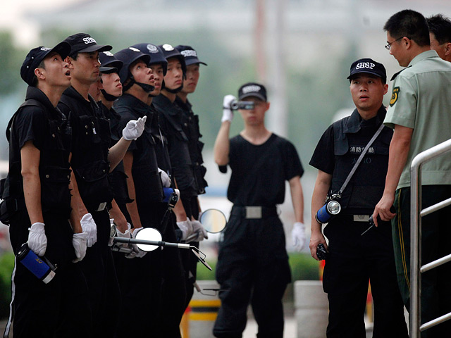 В результате нападения на полицейский участок в городе-оазисе Хотан Синьцзян-Уйгурского автономного района на северо-западе Китая погибли по меньшей мере 20 человек
